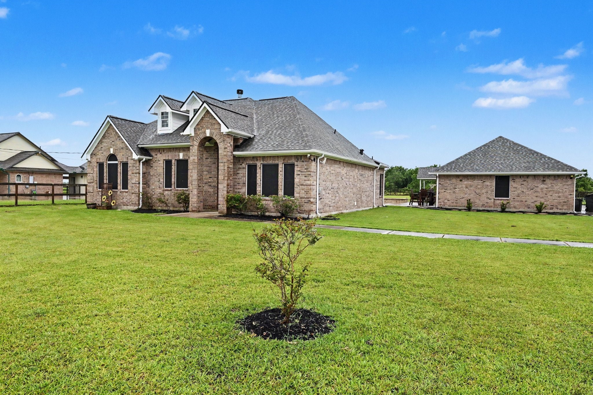 7730 Pebble Hill Lane Rosharon, TX 77583 - Photo 2 of 43