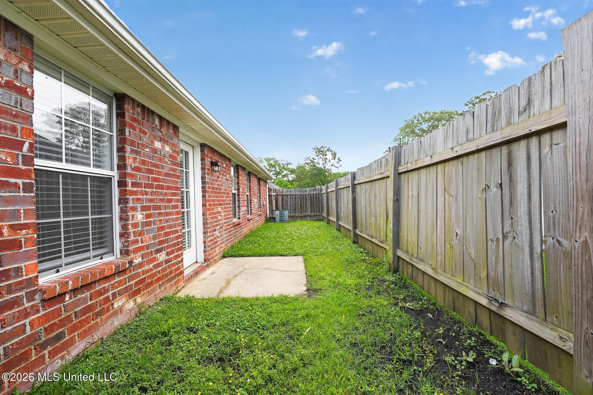 215 David Street Pearl, MS 39208 - Photo 14 of 15 01_215_David_St-Exterior-7594