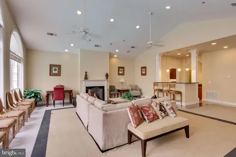 $289,000 | 4560 Strutfield Lane, Unit 1110, Alexandria, VA 22311