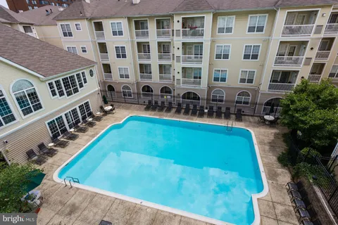 $289,000 | 4560 Strutfield Lane, Unit 1110, Alexandria, VA 22311
