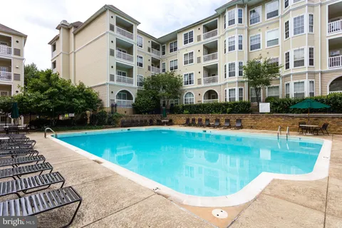 $289,000 | 4560 Strutfield Lane, Unit 1110, Alexandria, VA 22311