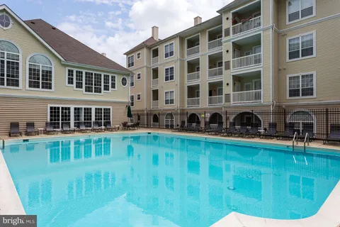 $289,000 | 4560 Strutfield Lane, Unit 1110, Alexandria, VA 22311