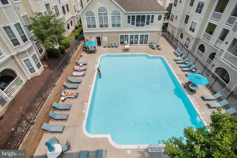 $289,000 | 4560 Strutfield Lane, Unit 1110, Alexandria, VA 22311