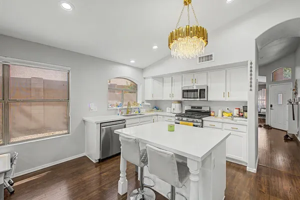 $3,000 | 6406 West Escuda Road, Glendale, AZ 85308