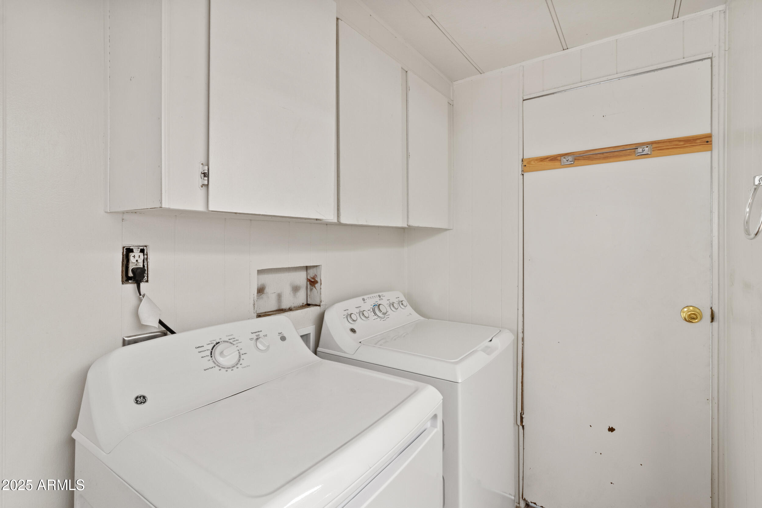 535 South Alma School Road, Unit 12 Mesa, AZ 85210 - Photo 17 of 66 a utility room with dryer and washer