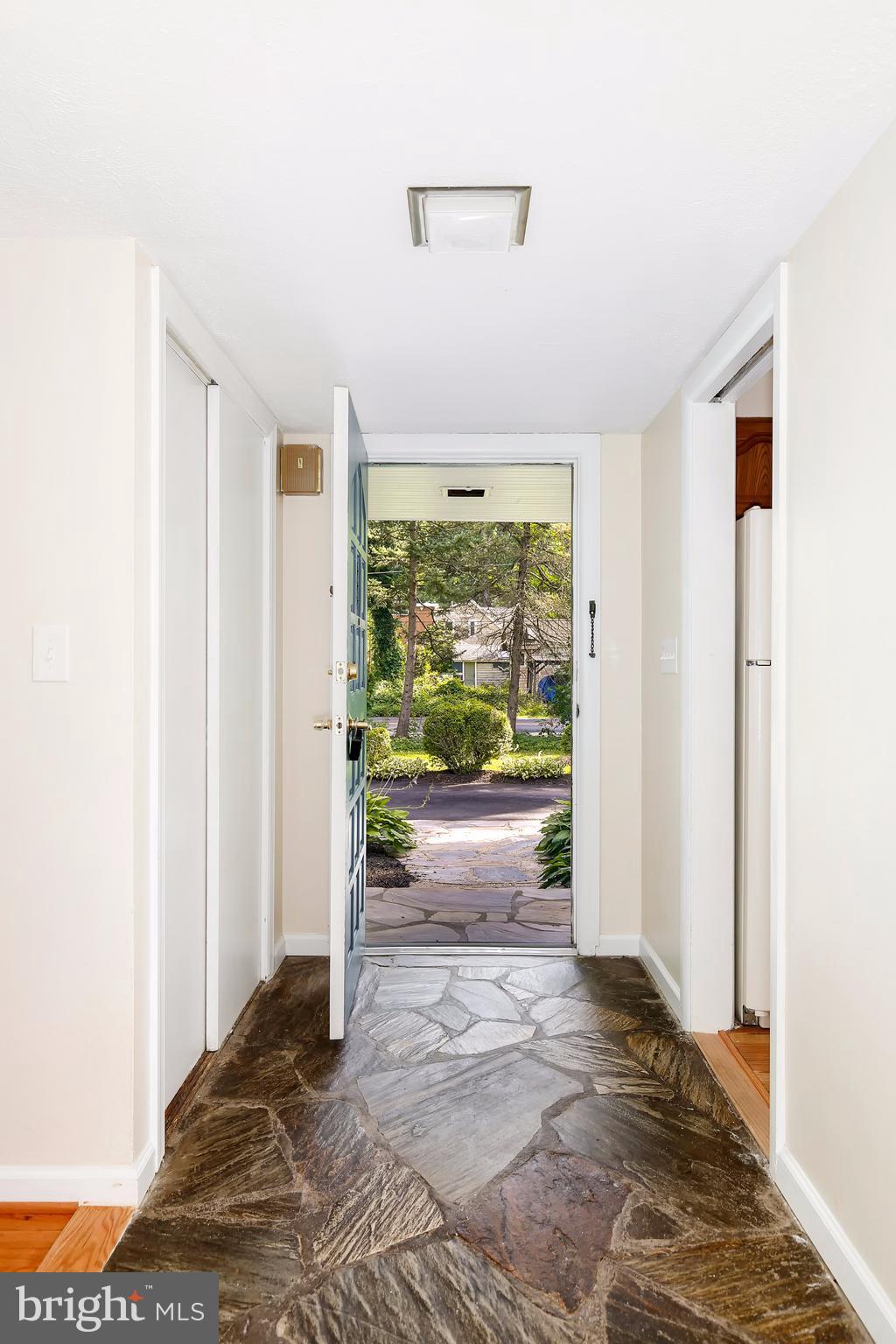 3188 Holmes Run Road Falls Church, VA 22042 - Photo 2 of 30 Interior (General)