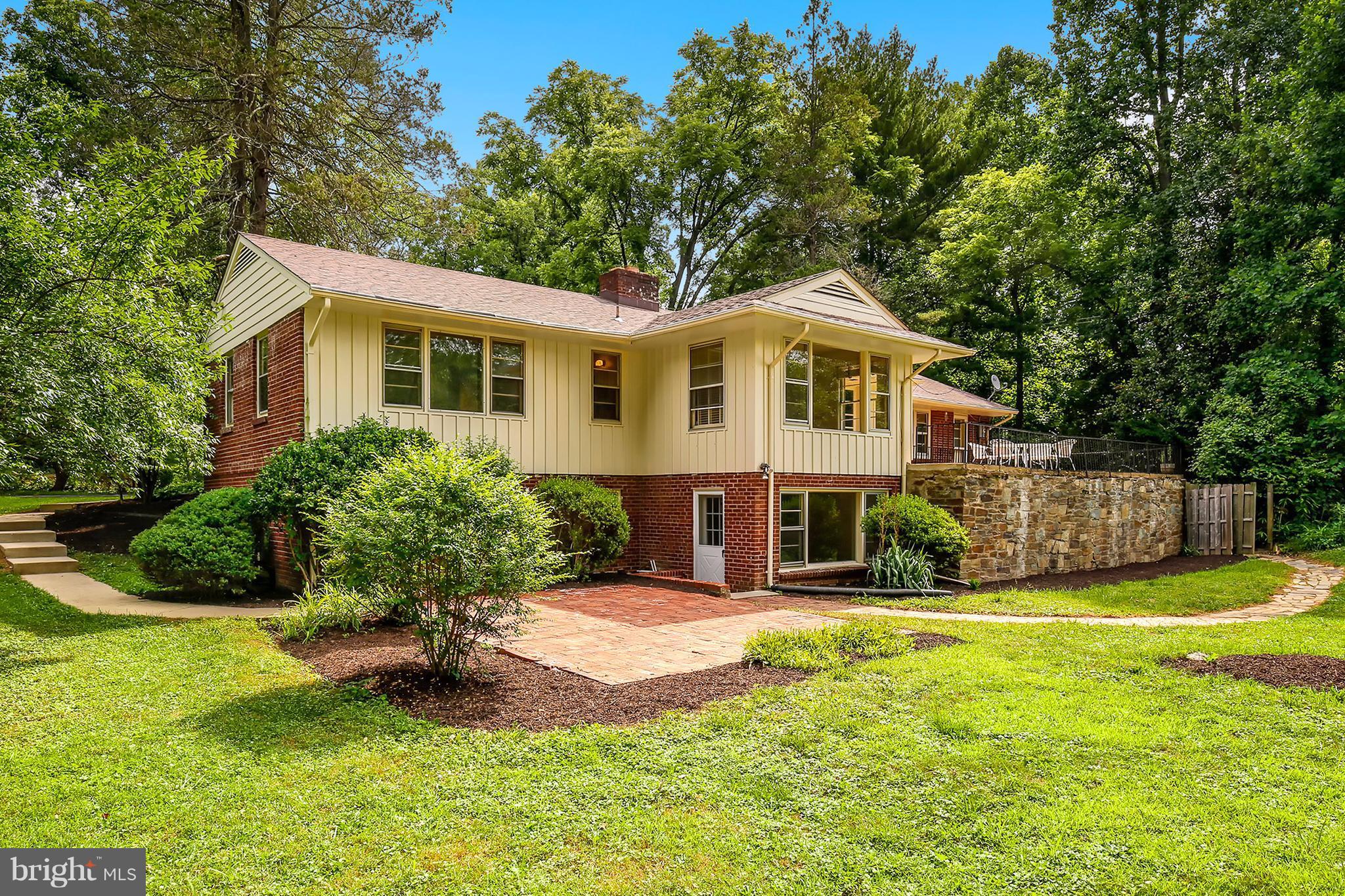 3188 Holmes Run Road Falls Church, VA 22042 - Photo 28 of 30 Exterior (Rear)