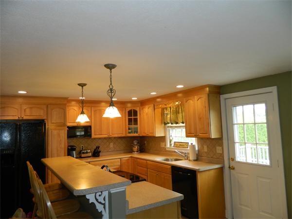 16 Thistle Road Burlington, MA 01803 - Photo 12 of 28 Gallery Image 12