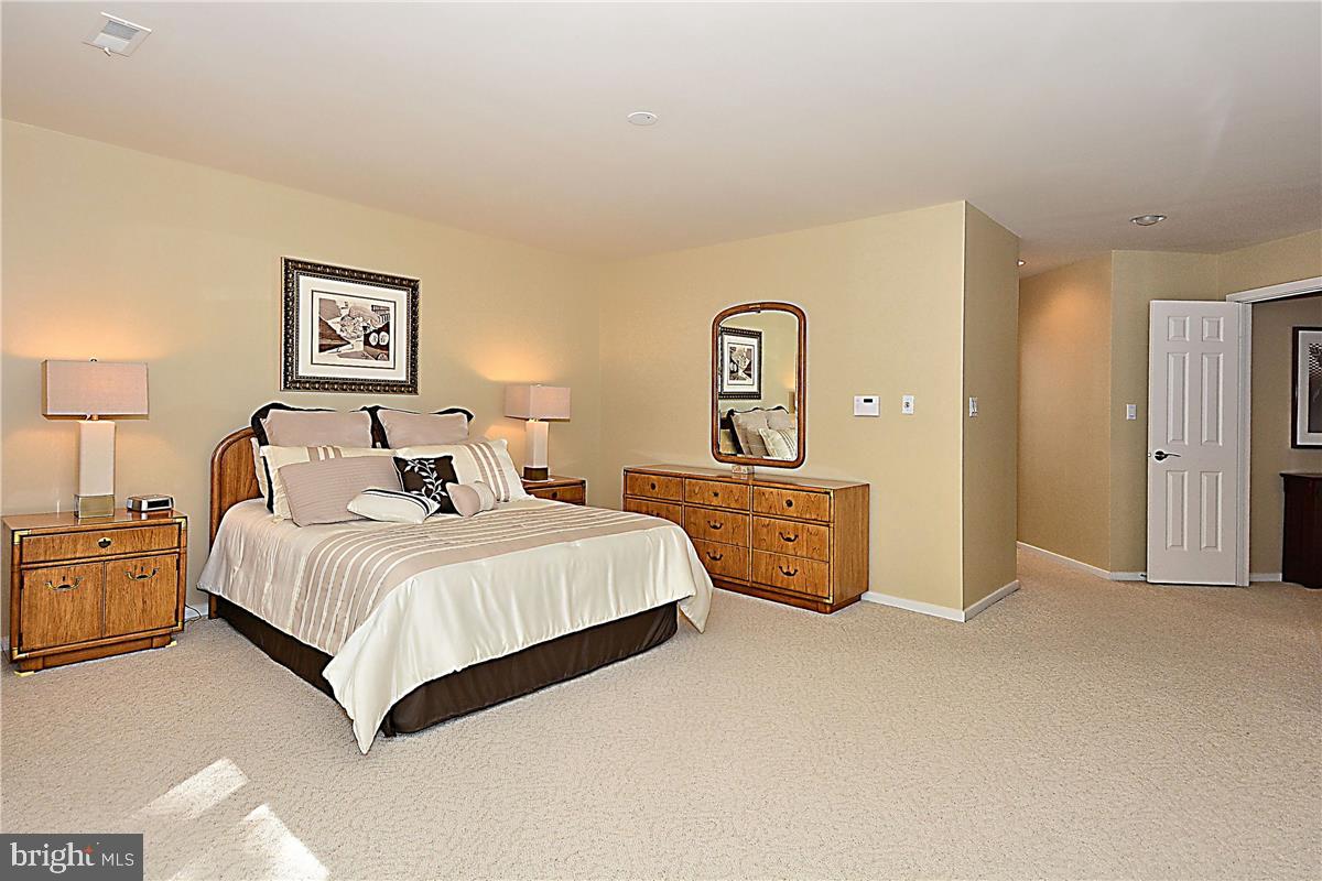 1404 Hemingway Court Reston, VA 20194 - Photo 19 of 35 Master Bedroom with newer Luxury Bath