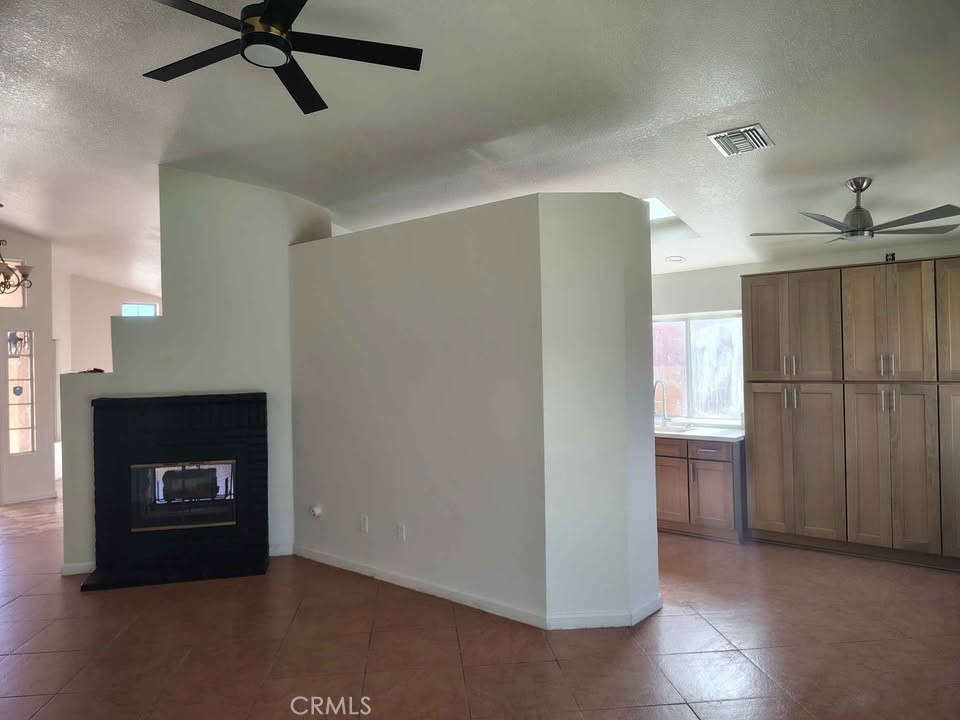 44707 Cerisa Street Lancaster, CA 93535 - Photo 14 of 41