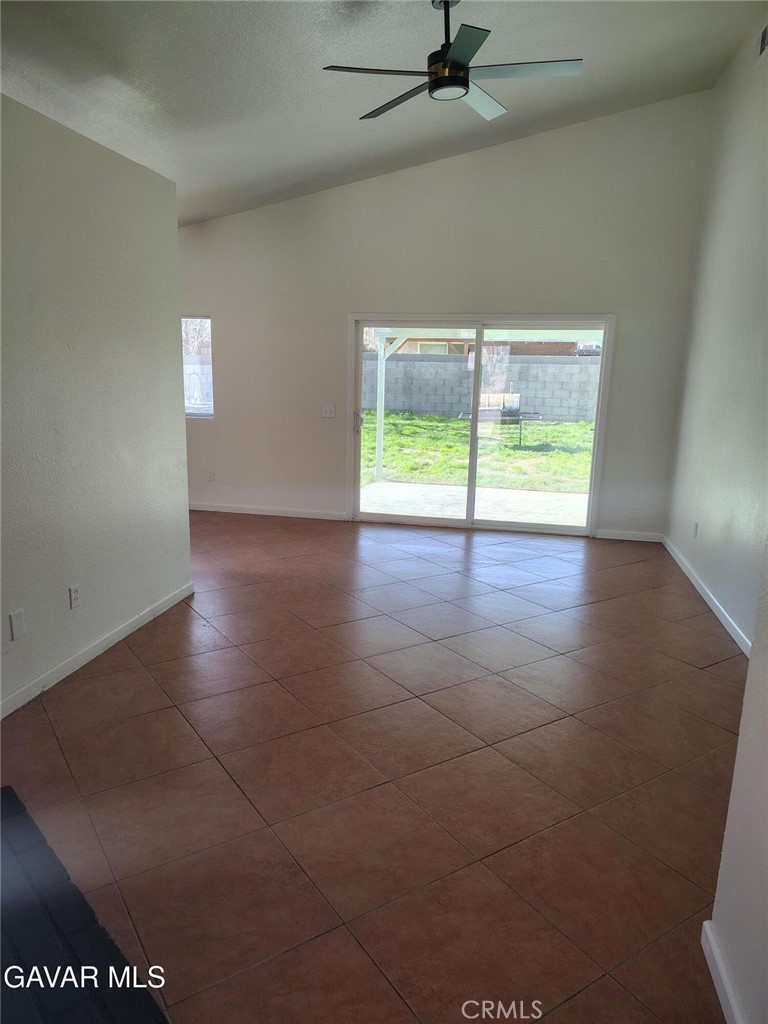 44707 Cerisa Street Lancaster, CA 93535 - Photo 16 of 41