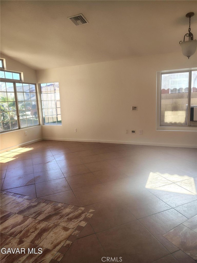 44707 Cerisa Street Lancaster, CA 93535 - Photo 5 of 41