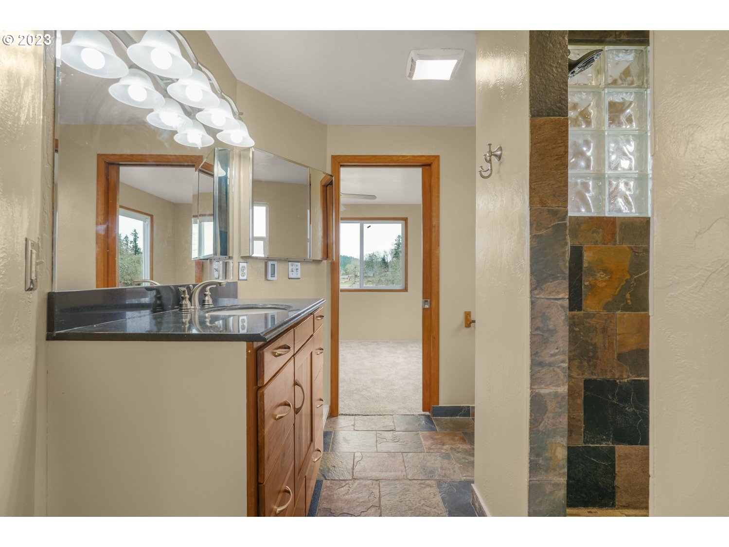 28532 Gimpl Hill Road Eugene, OR 97402 - Photo 34 of 48 Gallery Image 34