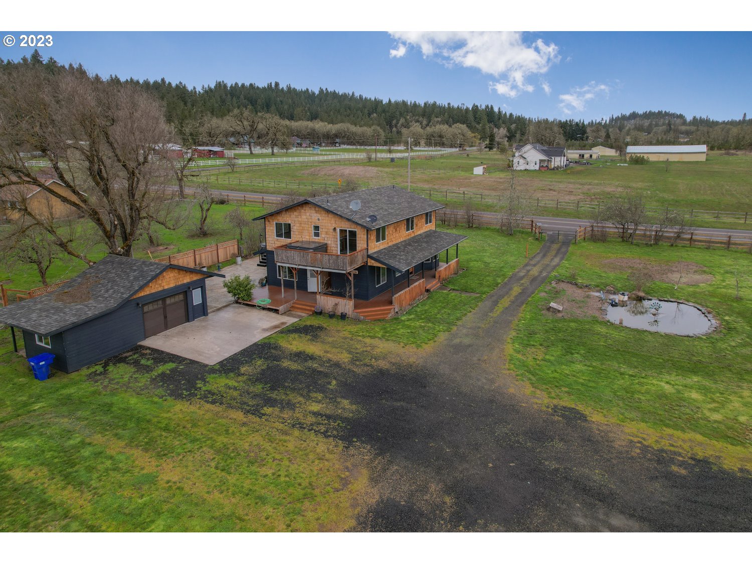 28532 Gimpl Hill Road Eugene, OR 97402 - Photo 5 of 48 Gallery Image 5