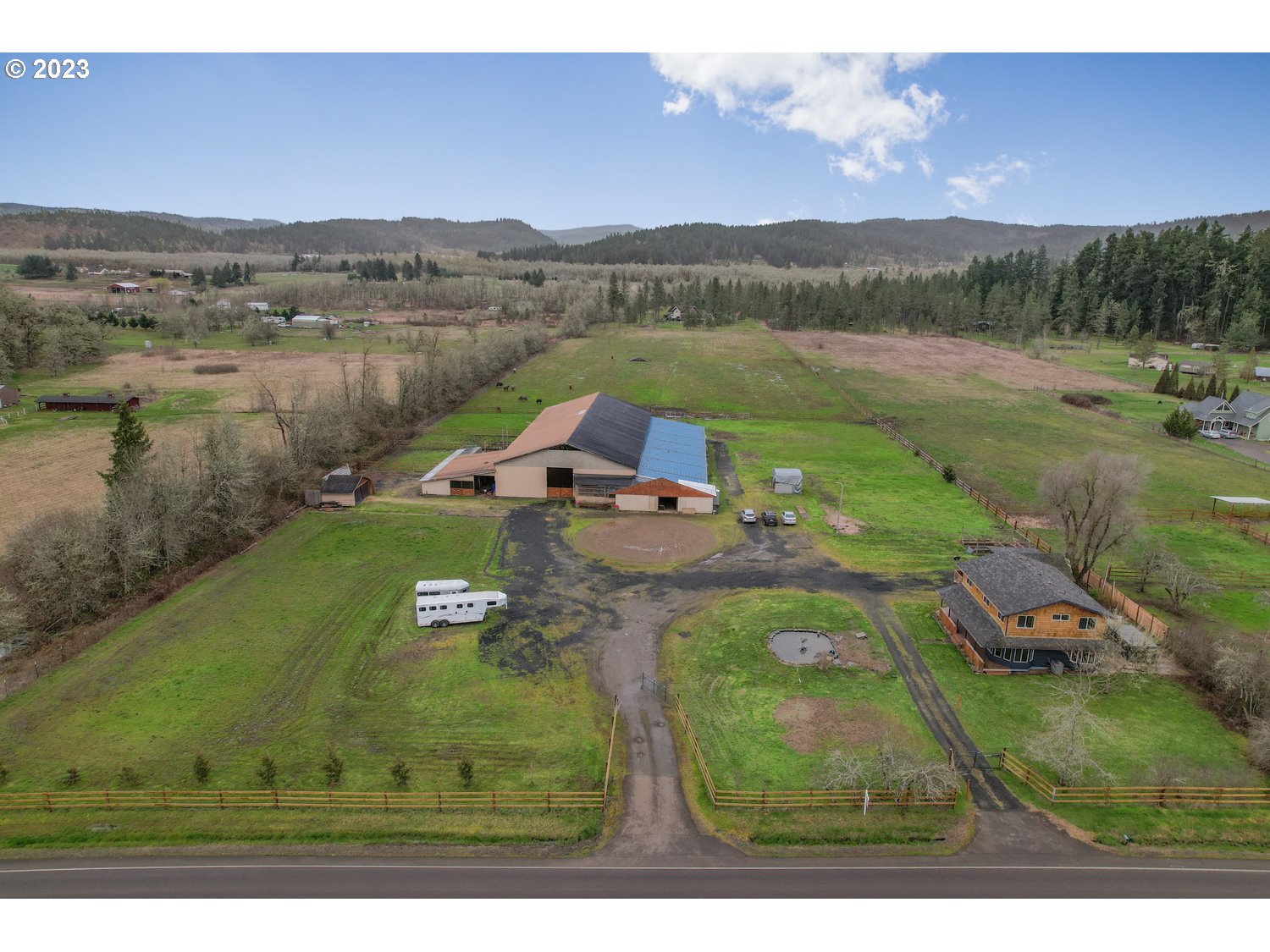 28532 Gimpl Hill Road Eugene, OR 97402 - Photo 8 of 48 Gallery Image 8