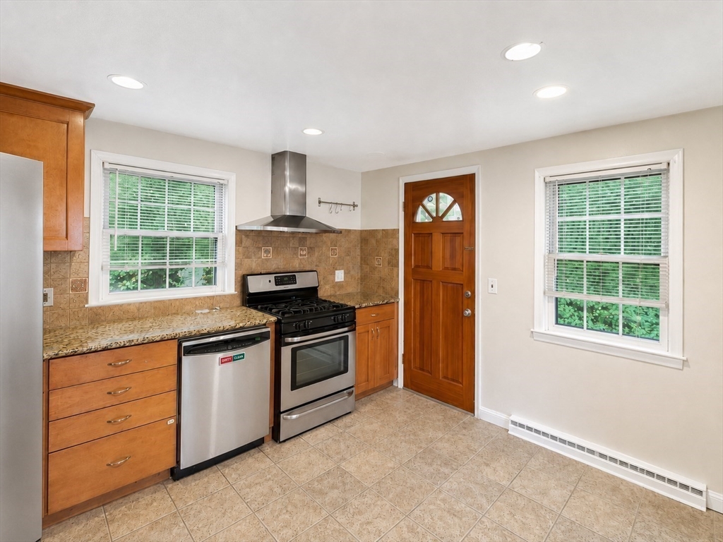 12 Platt Road Boston, MA 02135 - Photo 4 of 28