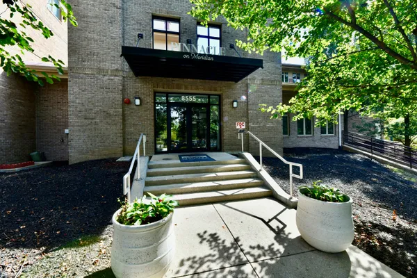 $2,599 | 8555 One W Drive, Unit 210, Indianapolis, IN 46260