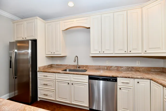 $2,599 | 8555 One W Drive, Unit 210, Indianapolis, IN 46260