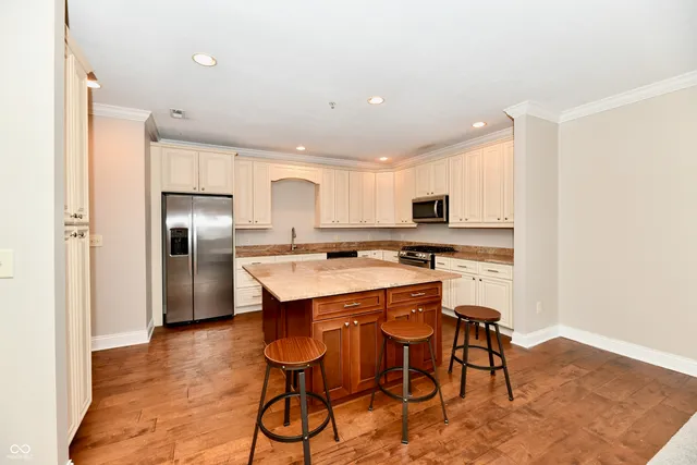 $2,599 | 8555 One W Drive, Unit 210, Indianapolis, IN 46260