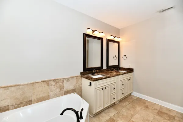 $2,599 | 8555 One W Drive, Unit 210, Indianapolis, IN 46260