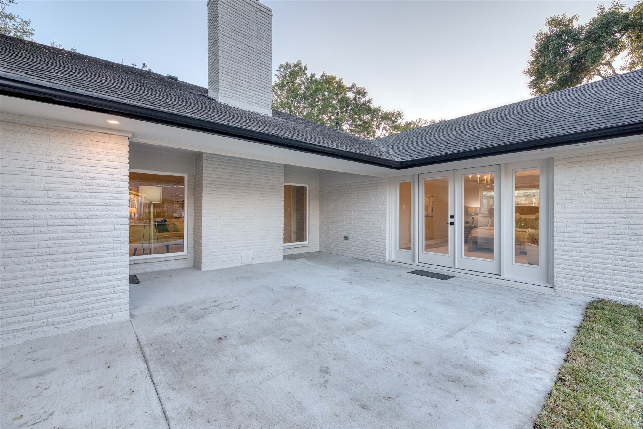 7602 Pagewood Lane Houston, TX 77063 - Photo 31 of 33 Patio offers a tranquil spot for outdoor enjoyment.