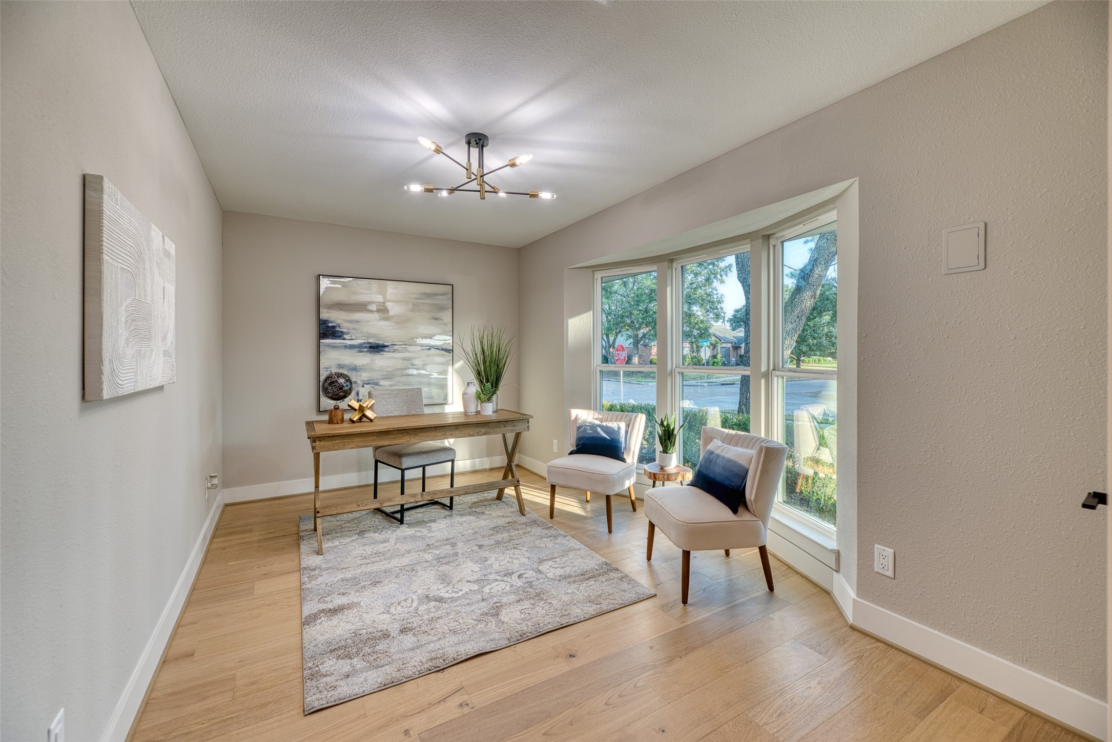 7602 Pagewood Lane Houston, TX 77063 - Photo 7 of 33 Flexible room adapts for work, study, or hobbies.