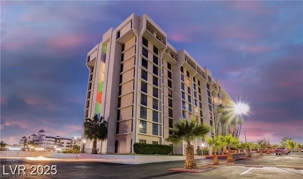 $1,595 | 3930 South University Center Drive, Unit 302, Las Vegas, NV 89119