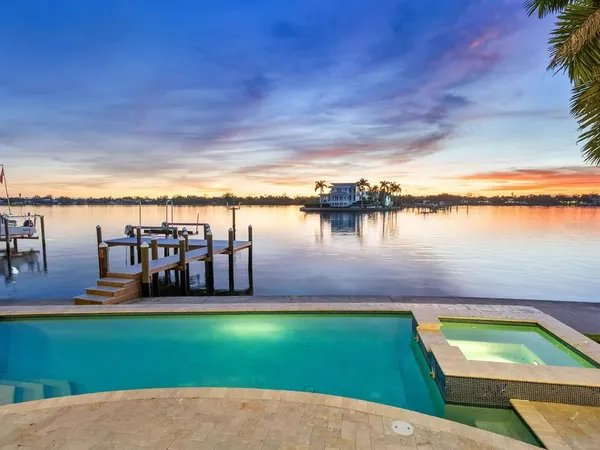 $4,475,000 | 1500 Caribbean Drive, Sarasota, FL 34231