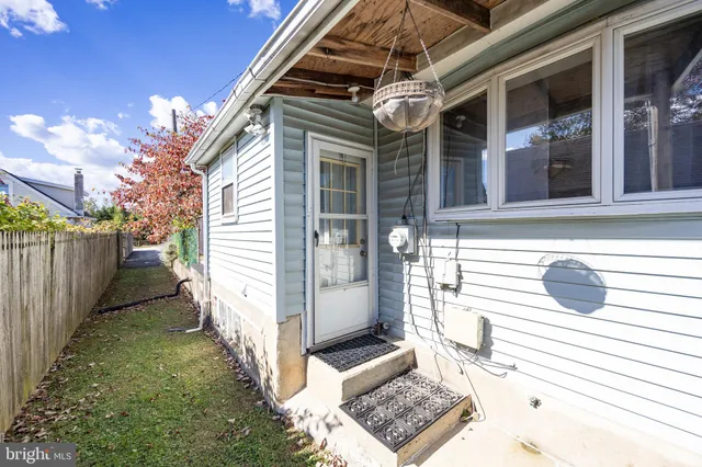 $339,900 | 264 Roberts Avenue, Conshohocken, PA 19428