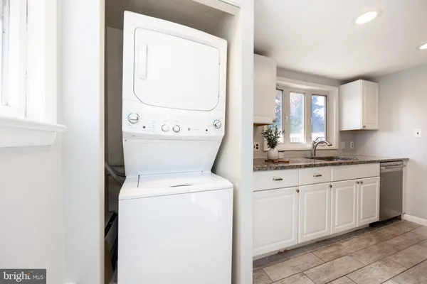 $299,900 | 264 Roberts Avenue, Conshohocken, PA 19428