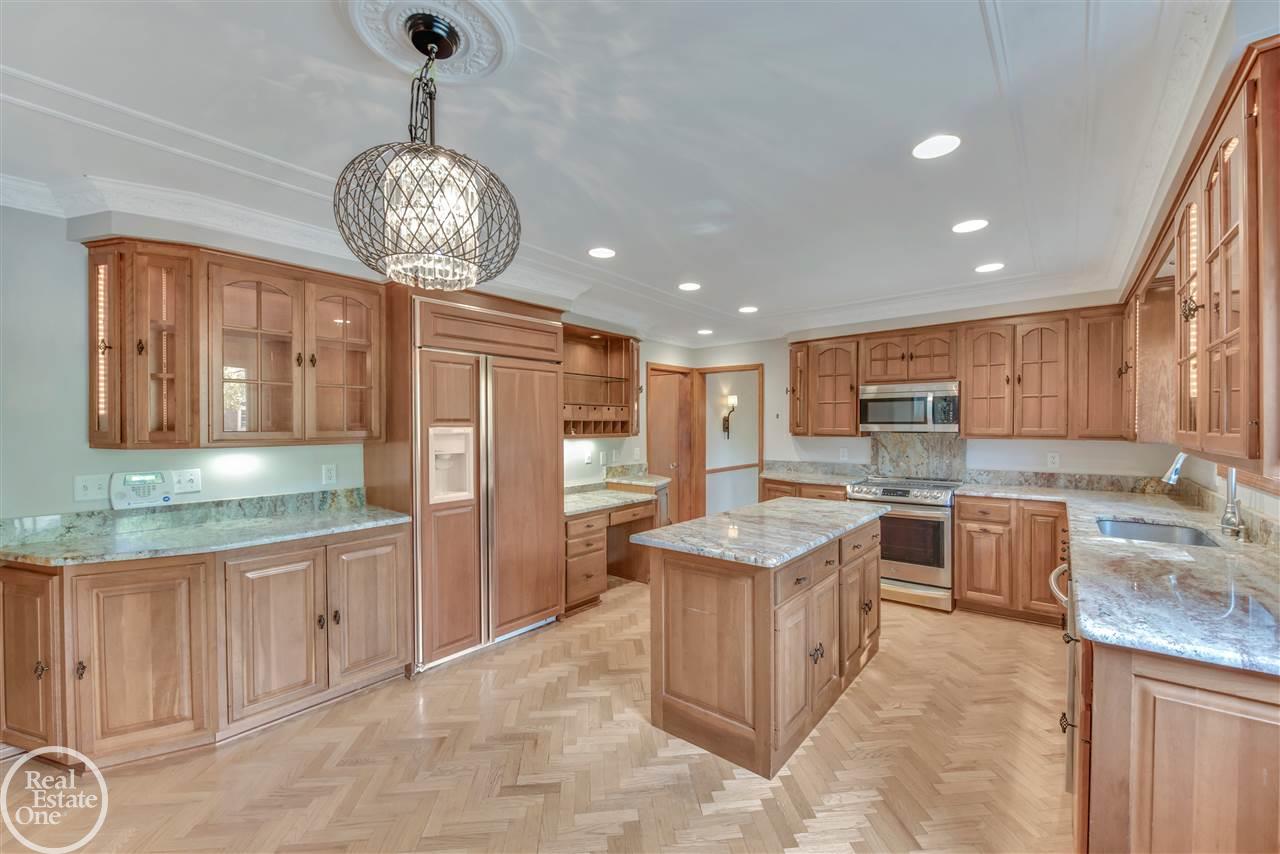 747 Ballantyne Road Grosse Pointe Shores, MI 48236 - Photo 2 of 46