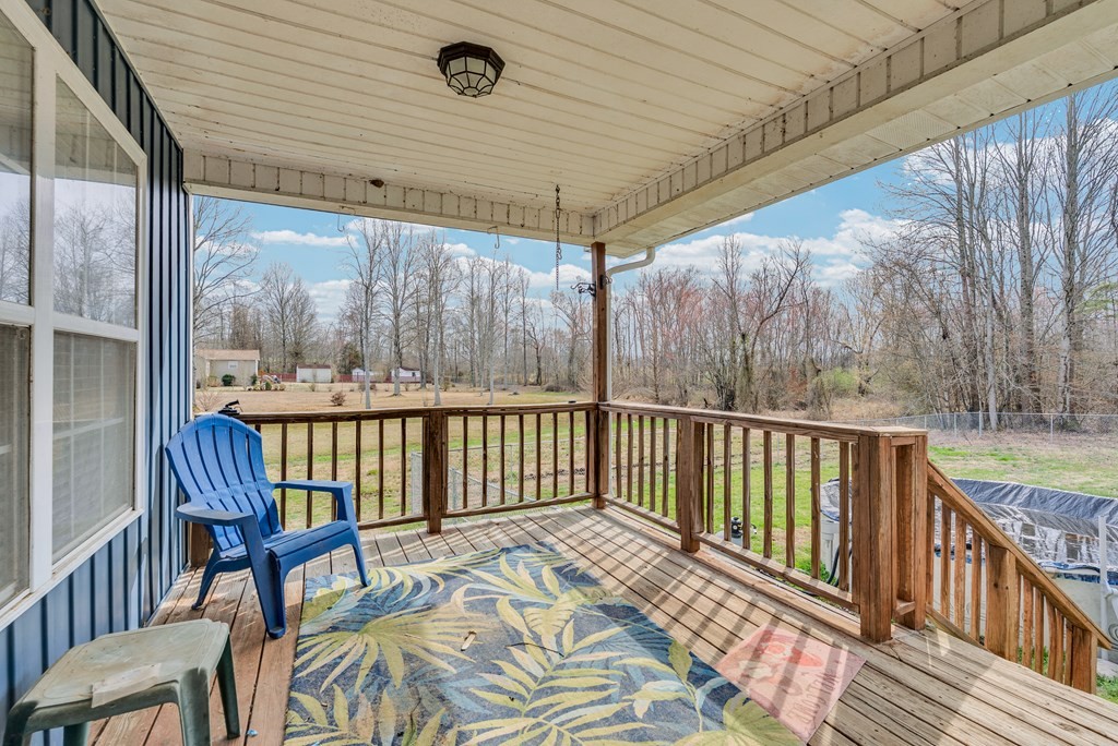 164 Prosperity Lane Sparta, TN 38583 - Photo 28 of 39 a view of a two chairs in the balcony