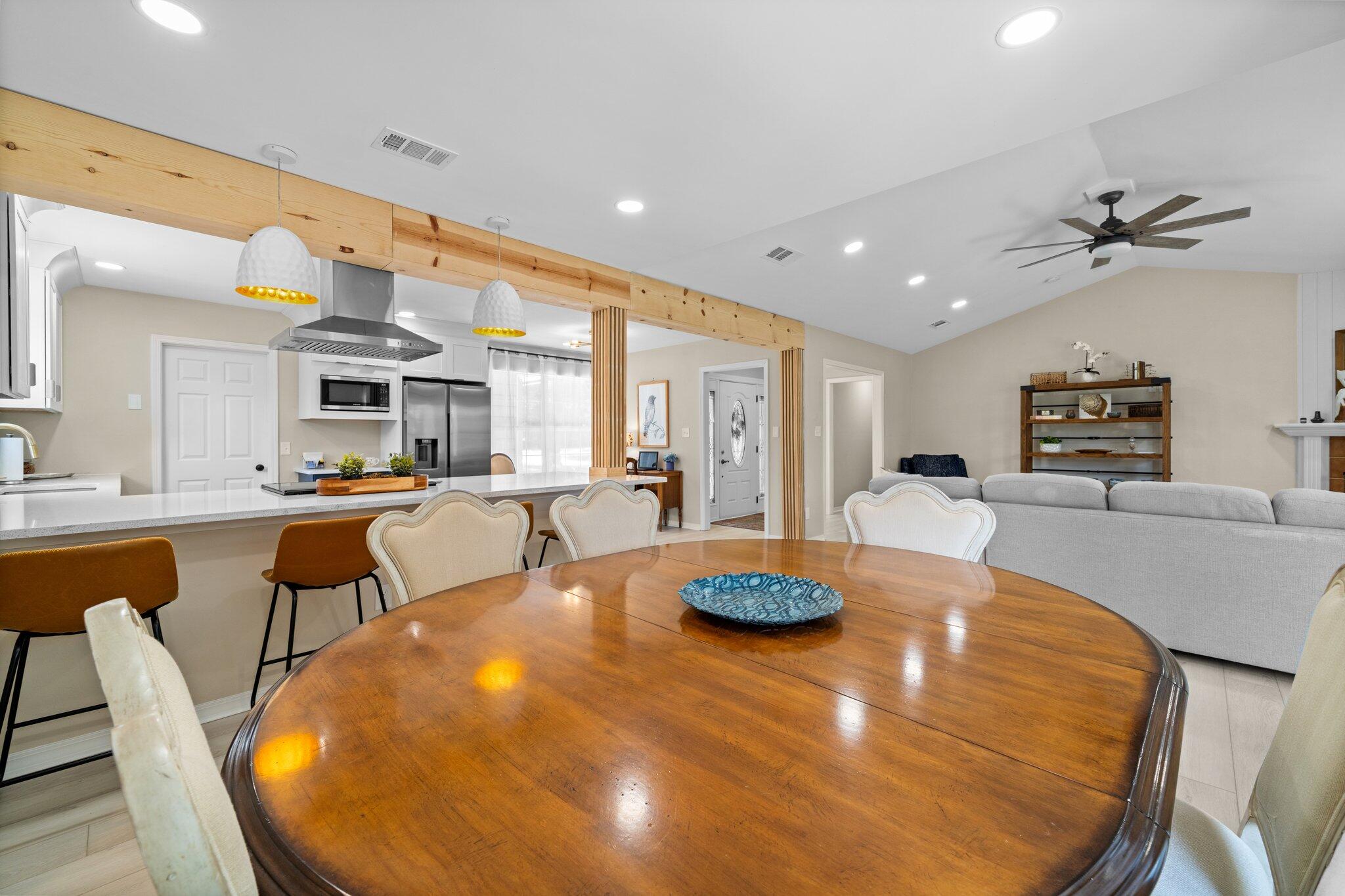 112 Meigs Drive Shalimar, FL 32579 - Photo 22 of 65 112 Meigs Drive_Dining