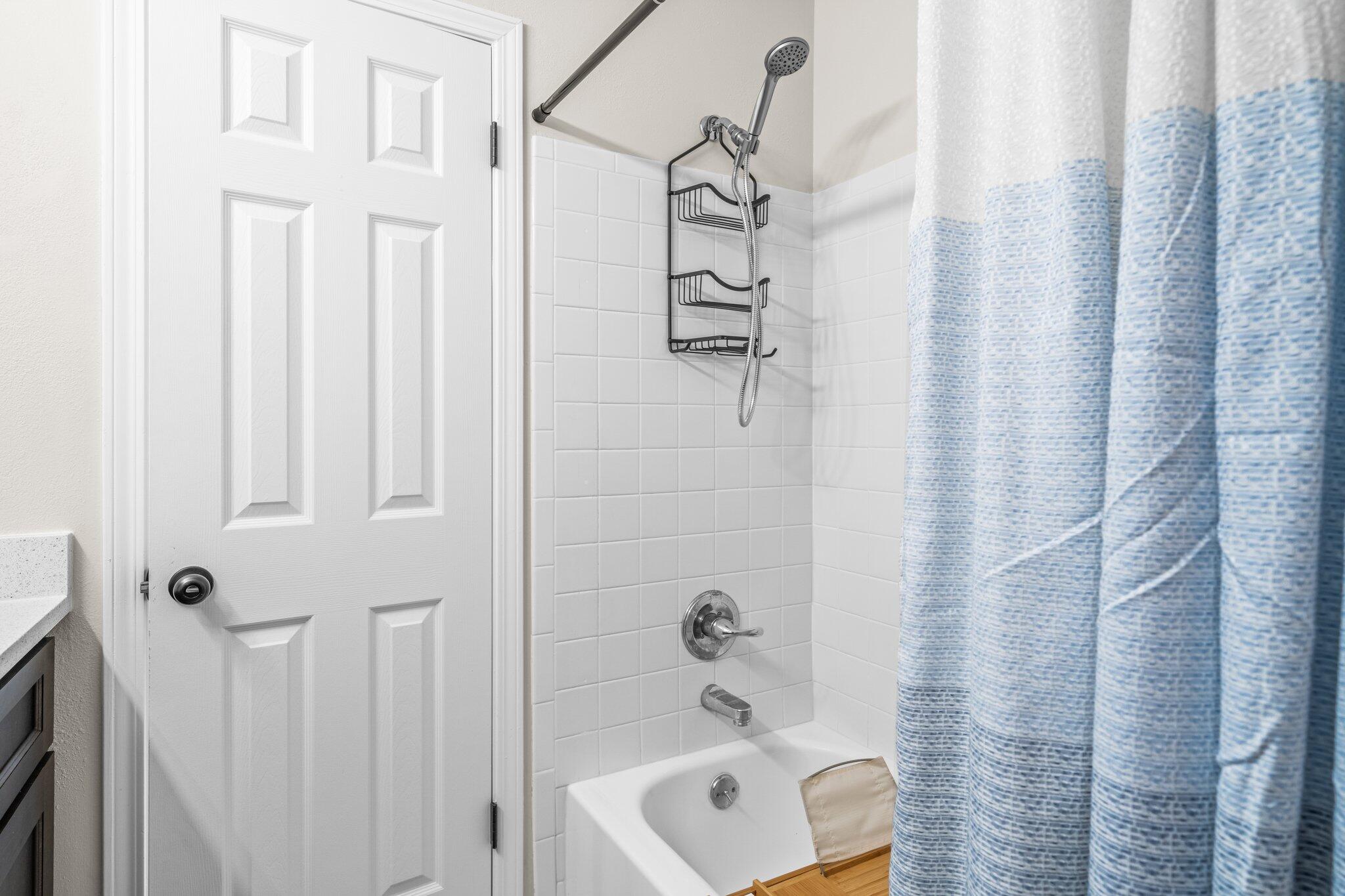 112 Meigs Drive Shalimar, FL 32579 - Photo 45 of 65 112 Meigs Drive_Hall Bathroom