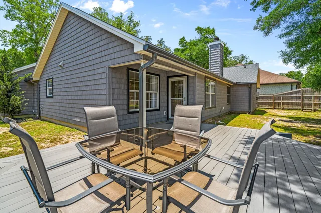 a view of a bunch of trees and bushes