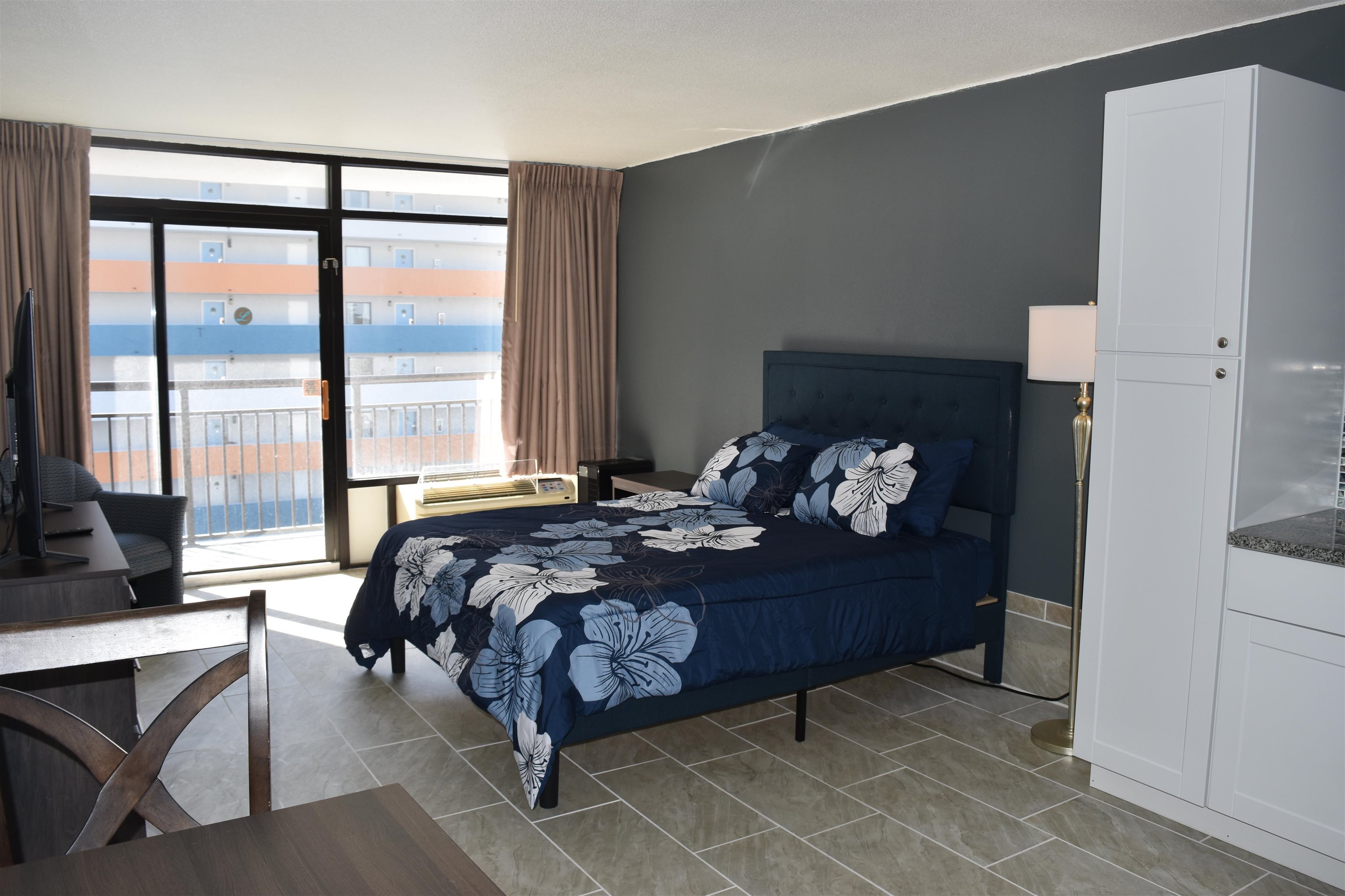 1501 South Ocean Boulevard, Unit 910 Myrtle Beach, SC 29577 - Photo 6 of 31 Bedroom with access to outside and expansive windows