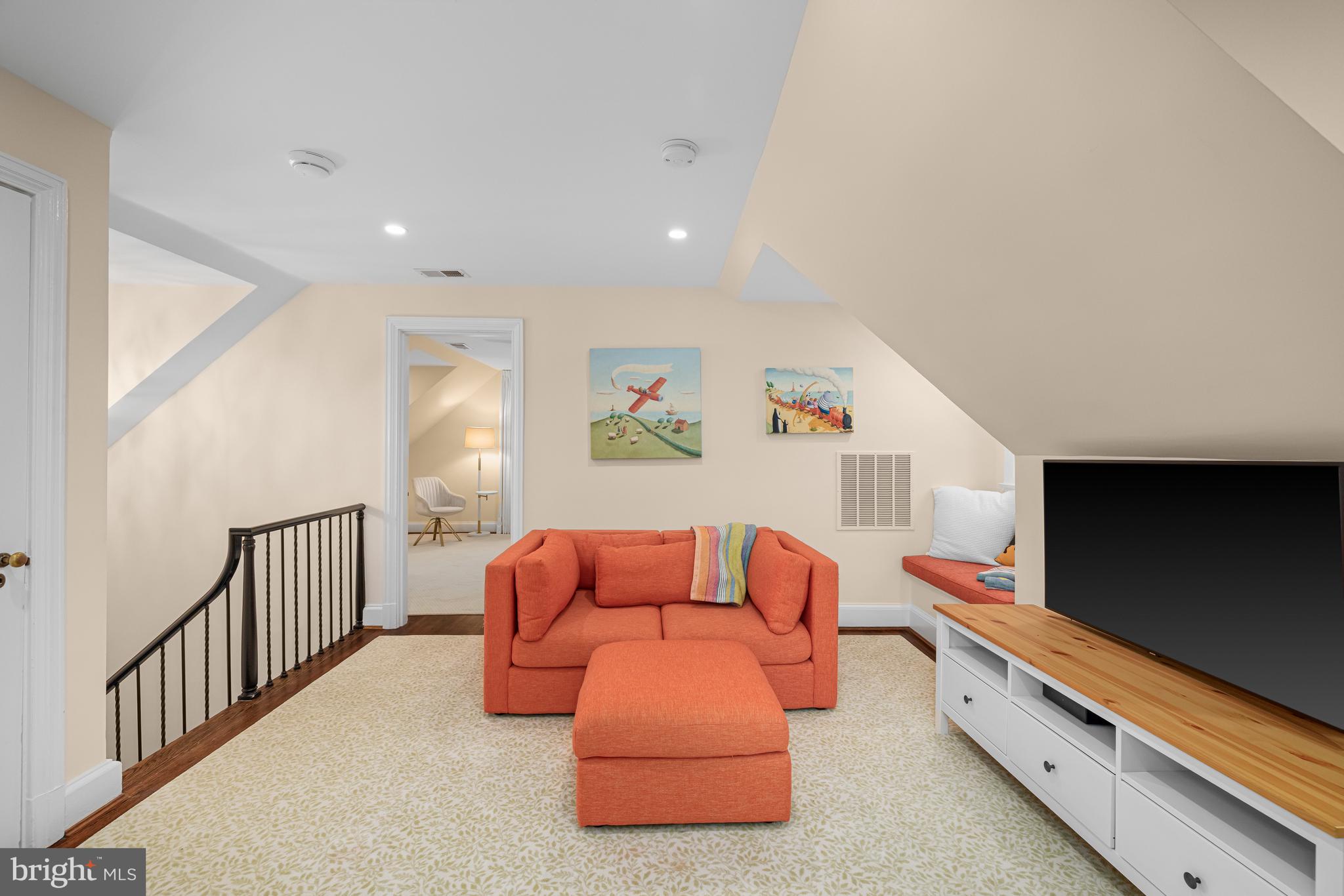 3013 Cathedral Avenue Northwest Washington, DC 20008 - Photo 28 of 33