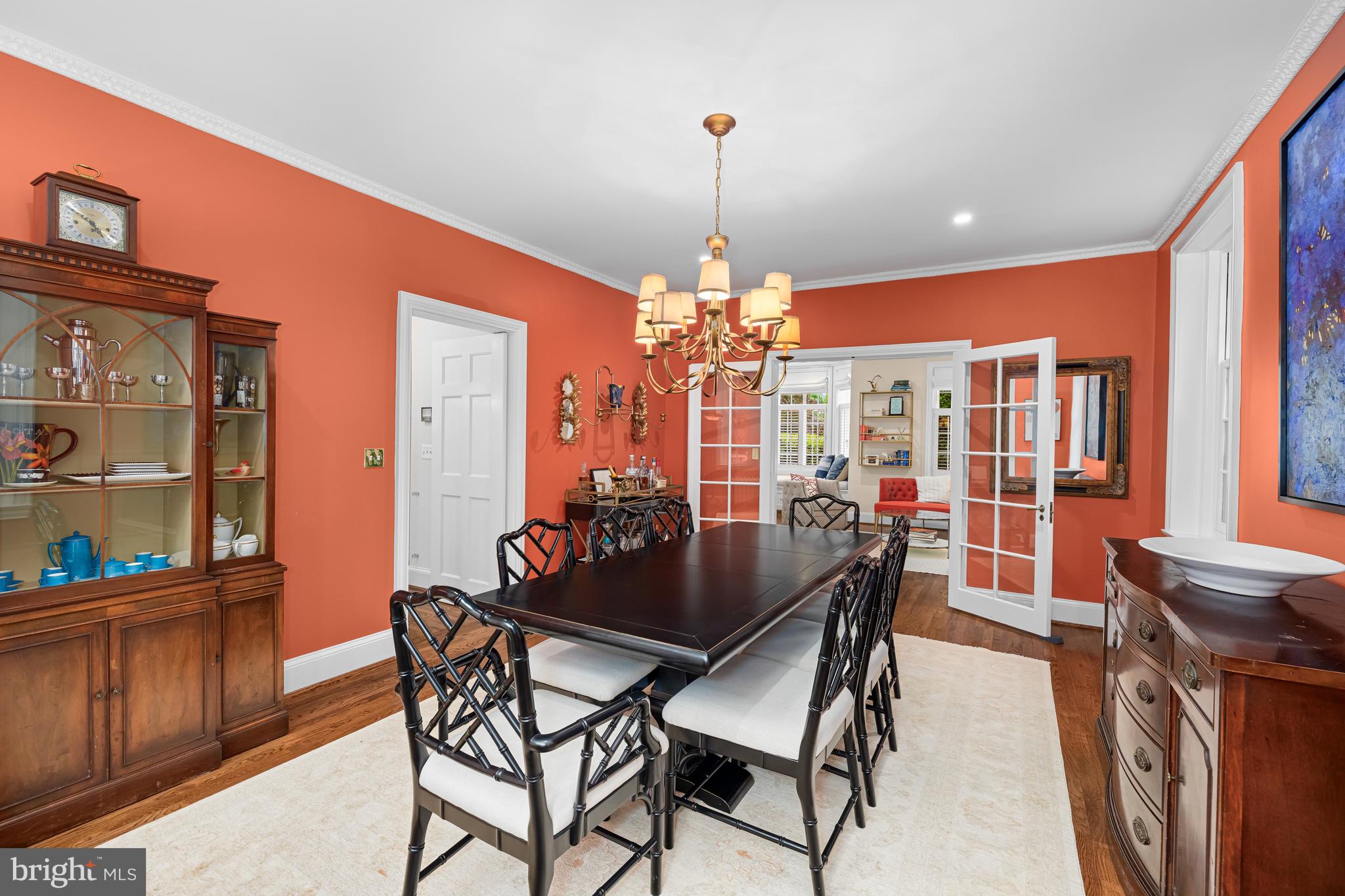 3013 Cathedral Avenue Northwest Washington, DC 20008 - Photo 8 of 33 a dining room with furniture and window