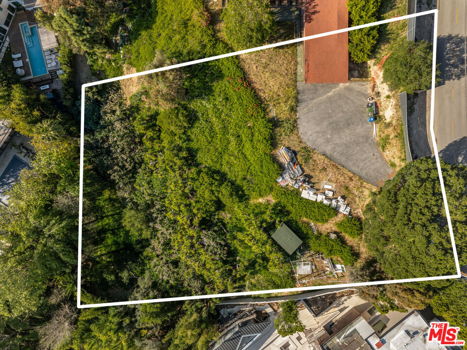 741 North Tigertail Road Los Angeles, CA 90049 - Photo 2 of 14
