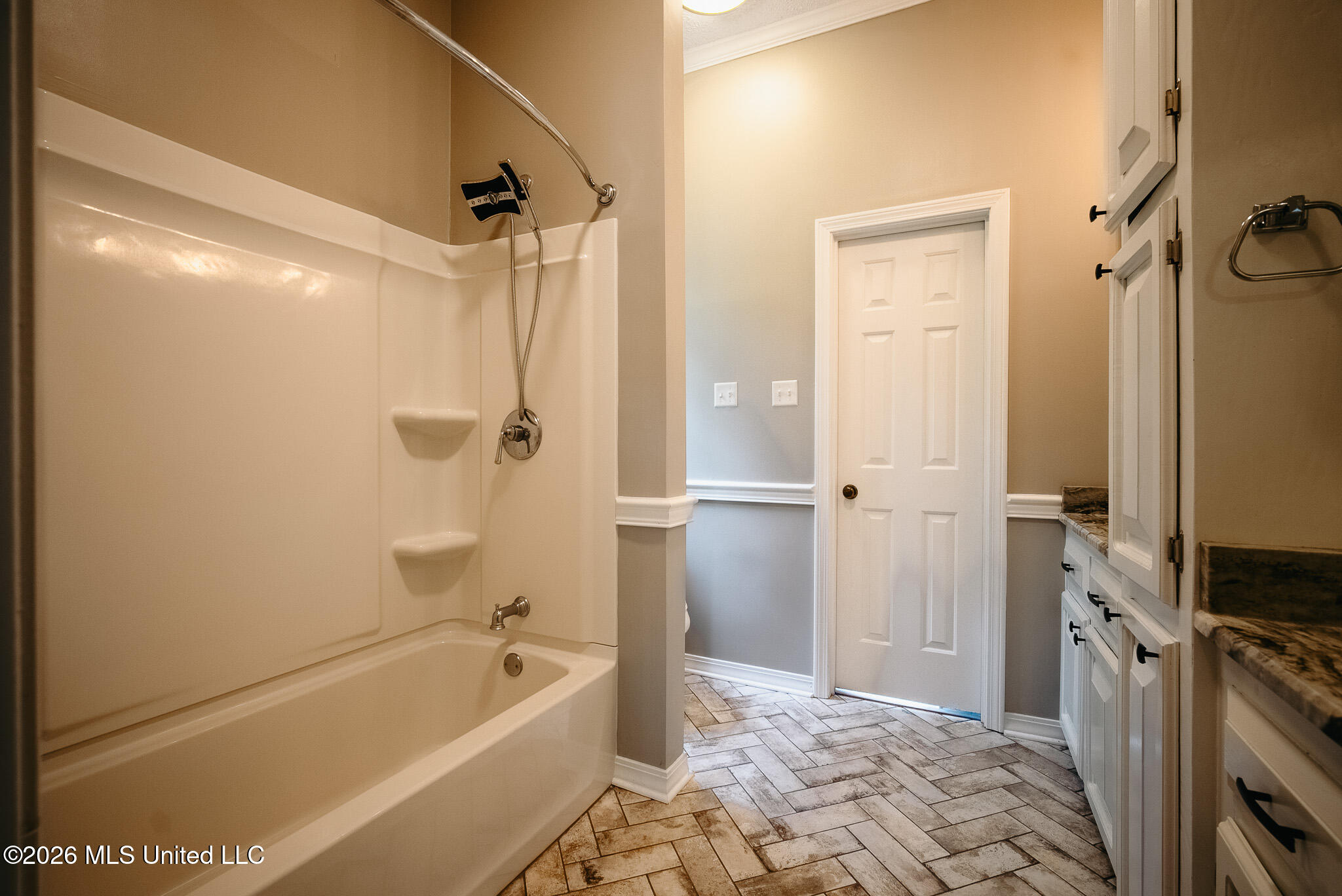 2139 Warren Hood Road Hermanville, MS 39086 - Photo 40 of 115 Jack & Jill Downstairs
