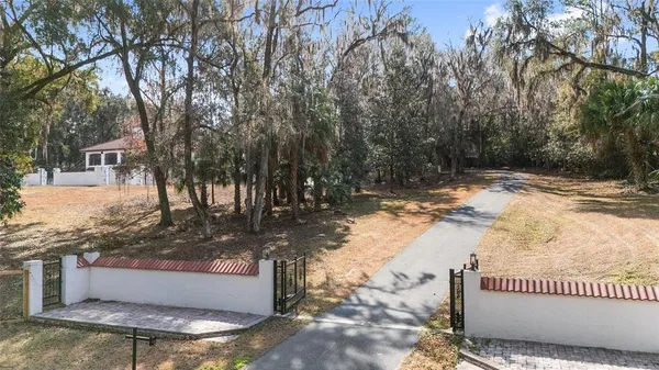$540,000 | 17714 Veterans Way, Micanopy, FL 32667