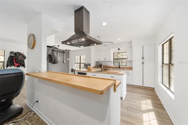 $540,000 | 17714 Veterans Way, Micanopy, FL 32667