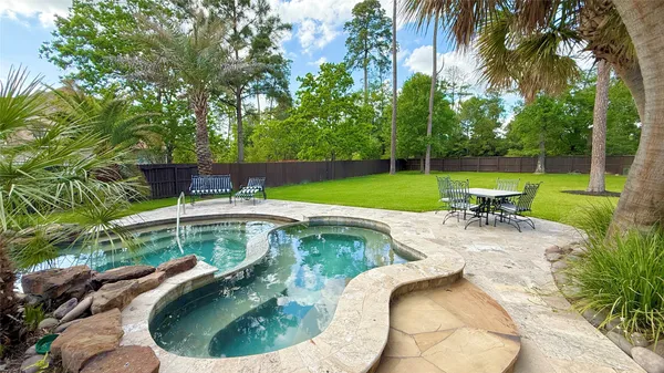 $1,049,990 | 8103 Hideaway Lake Circle, Spring, TX 77389