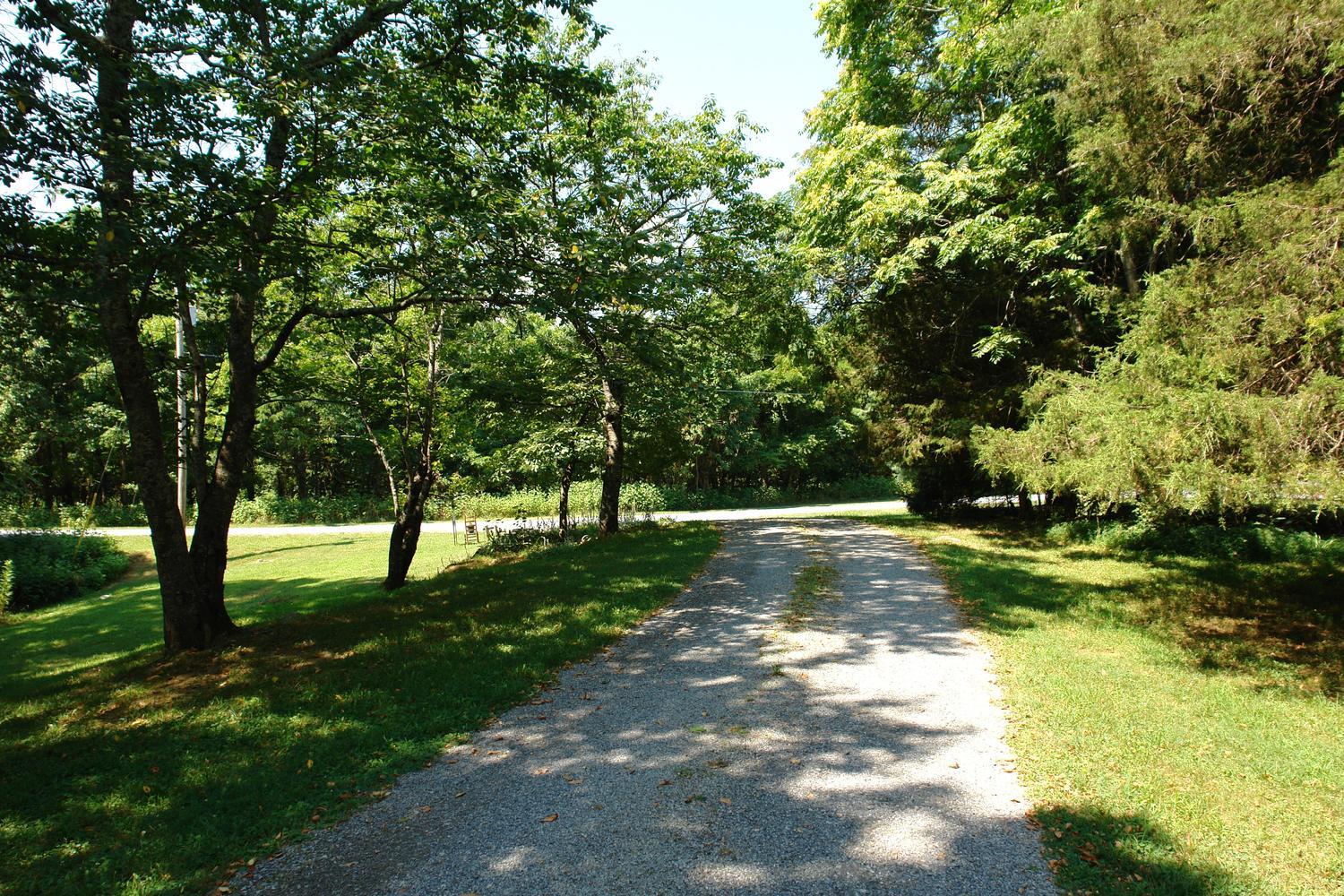 184 Ridge Trail Fincastle, VA 24090 - Photo 35 of 37 184 Ridge Trail Fincastle VA-large-034-2