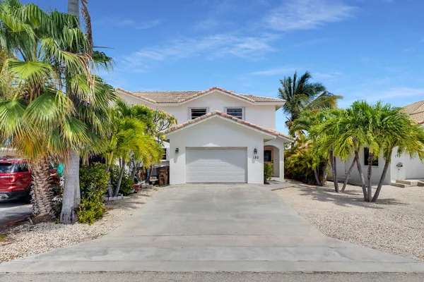 $1,275,000 | 180 9th Street, Key Colony Beach, FL 33051