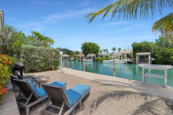 $1,275,000 | 180 9th Street, Key Colony Beach, FL 33051