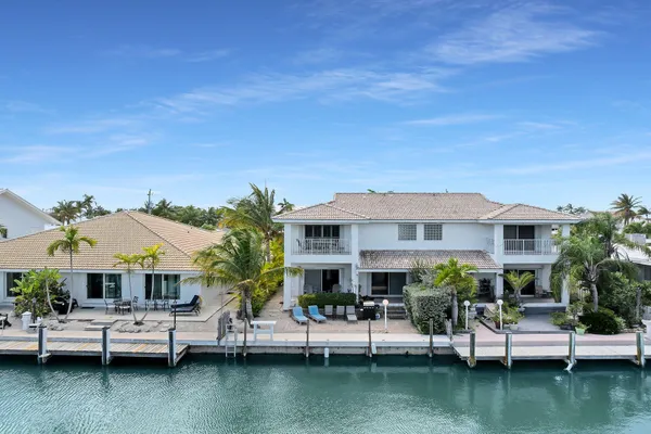 $1,275,000 | 180 9th Street, Key Colony Beach, FL 33051