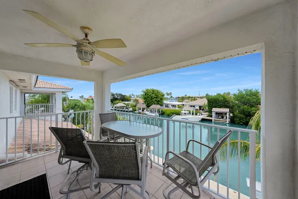 $1,275,000 | 180 9th Street, Key Colony Beach, FL 33051