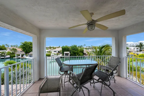 $1,275,000 | 180 9th Street, Key Colony Beach, FL 33051
