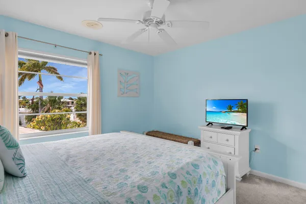 $1,275,000 | 180 9th Street, Key Colony Beach, FL 33051